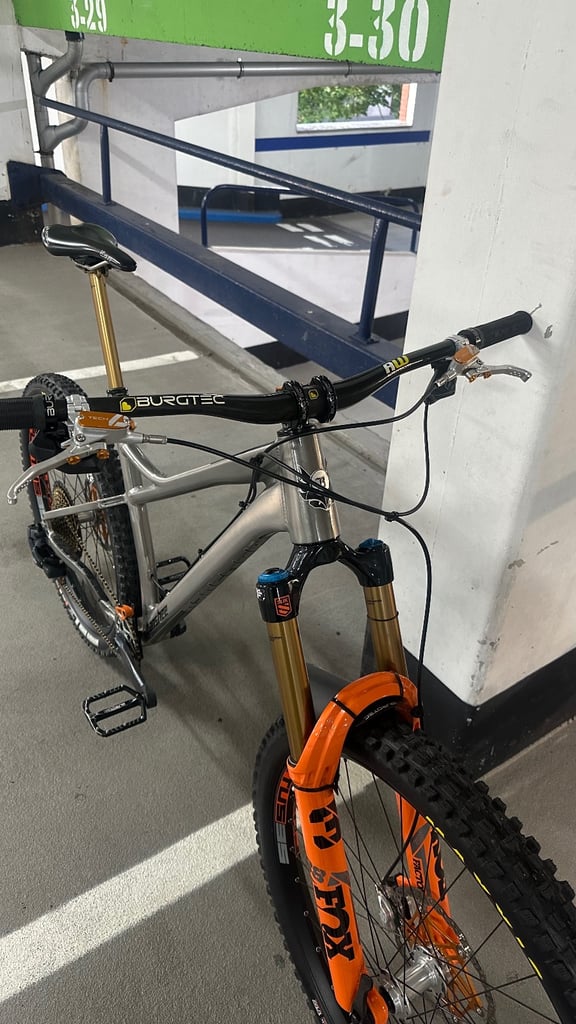 Banshee paradox v3 custom build (large) open to reasonable offers 