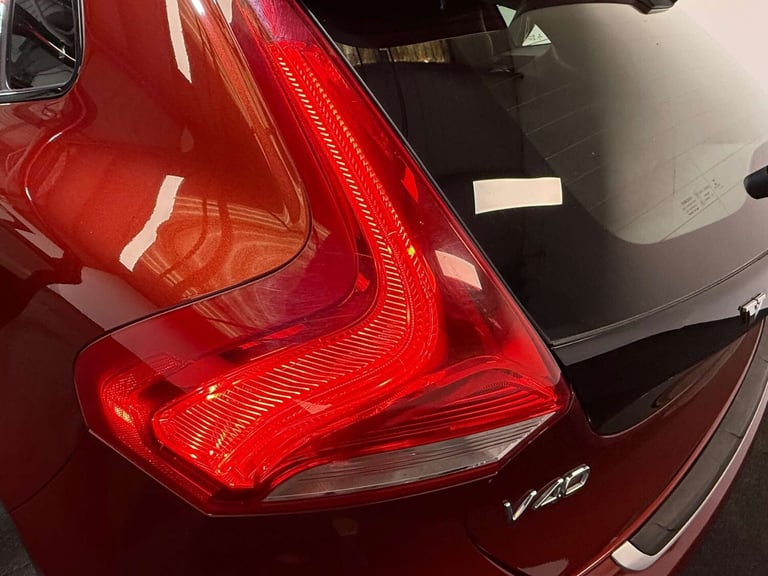 2018 Volvo V40 T3 [152] Cross Country Pro 5dr Geartronic HATCHBACK PETROL Automatic
