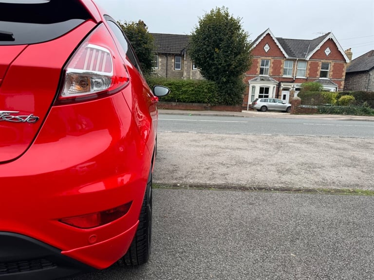 2016 Ford Fiesta 1.0 EcoBoost 140 ST-Line Red 3dr HATCHBACK PETROL Manual