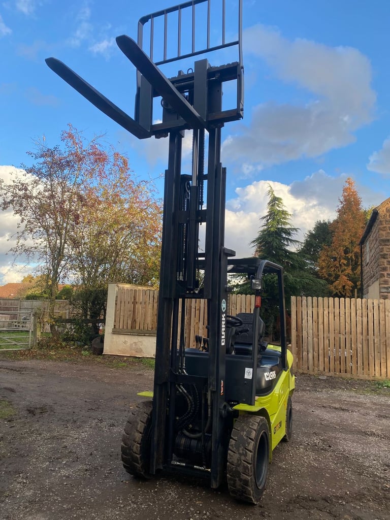 2022 Clark GTS30 3 Tonne Container Spec Forklift Low Hours