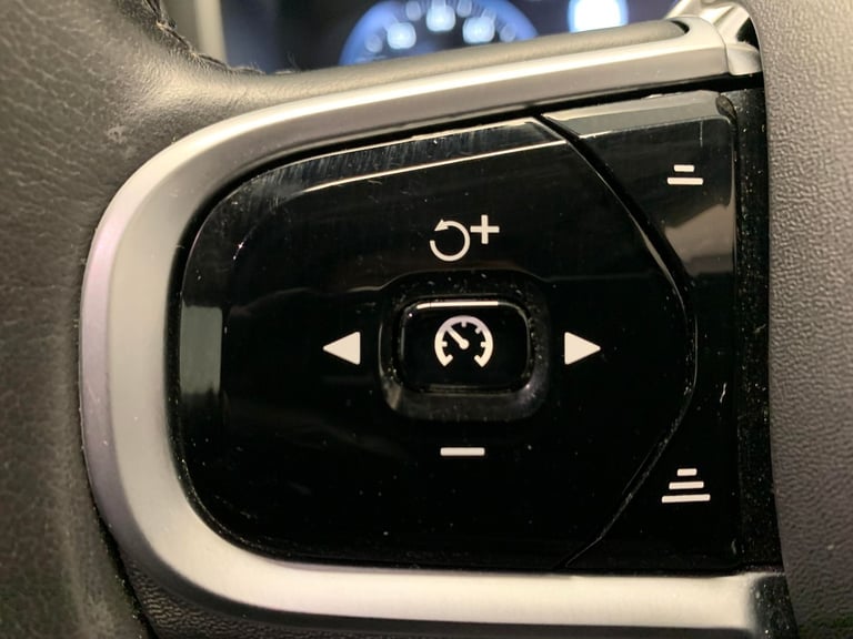 2019 Volvo V90 2.0 D4 Momentum Plus Estate 5dr Diesel Auto Euro 6 (s/s) (190 ps) - SENSUS  Estate...