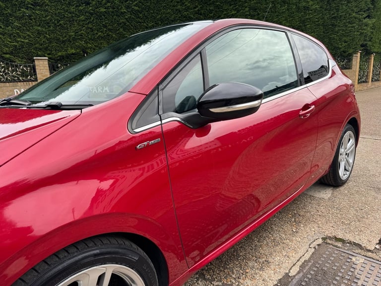 2016 Peugeot 208 1.2 Puretech Gt Line Hatchback HATCHBACK Petrol Manual