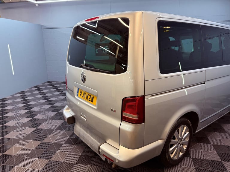 2011 Volkswagen Caravelle 2.0 TDI Executive DSG Euro 5 5dr MPV Diesel Automatic