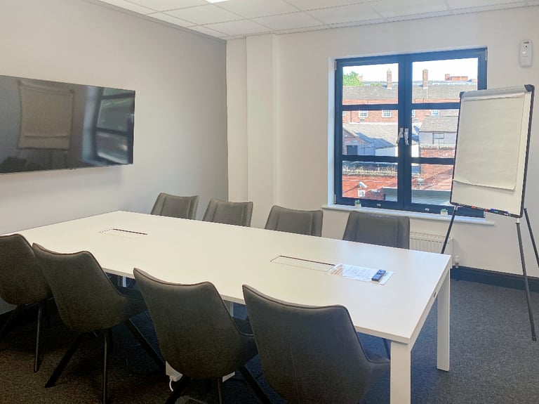 Nottingham - NG2 1AG, Find a dedicated desk and get down to business in Regus Nottingham, Lock House
