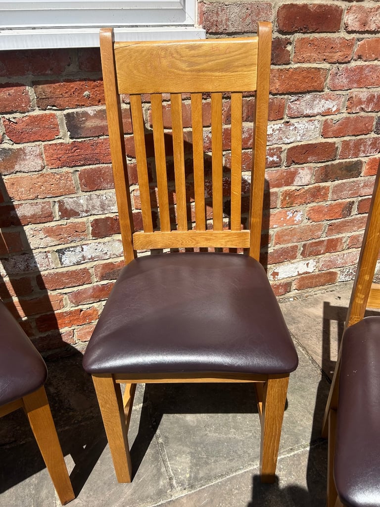 Set of 4 x Rustic Solid Oak Dining Chairs - Excellent Condition 