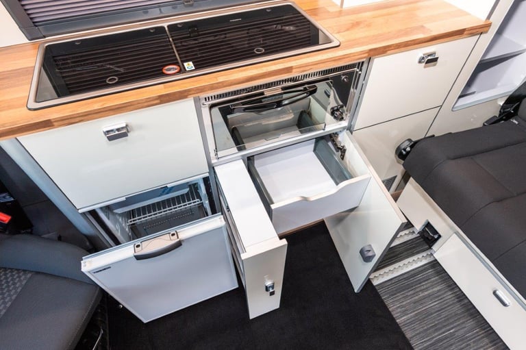 Wellhouse Maxus D7 Elevating Roof