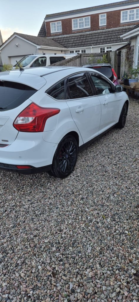 Ford, FOCUS, Hatchback, 2013, Manual, 998 (cc), 5 doors