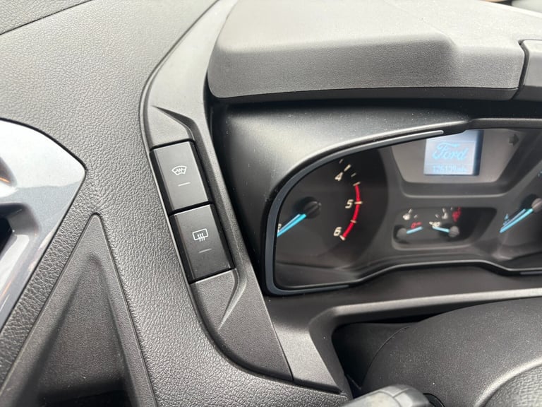 2017 Ford Tourneo Custom 2.0 TDCi 130ps Low Roof 9 Seater Titanium Minibus Diesel Manual