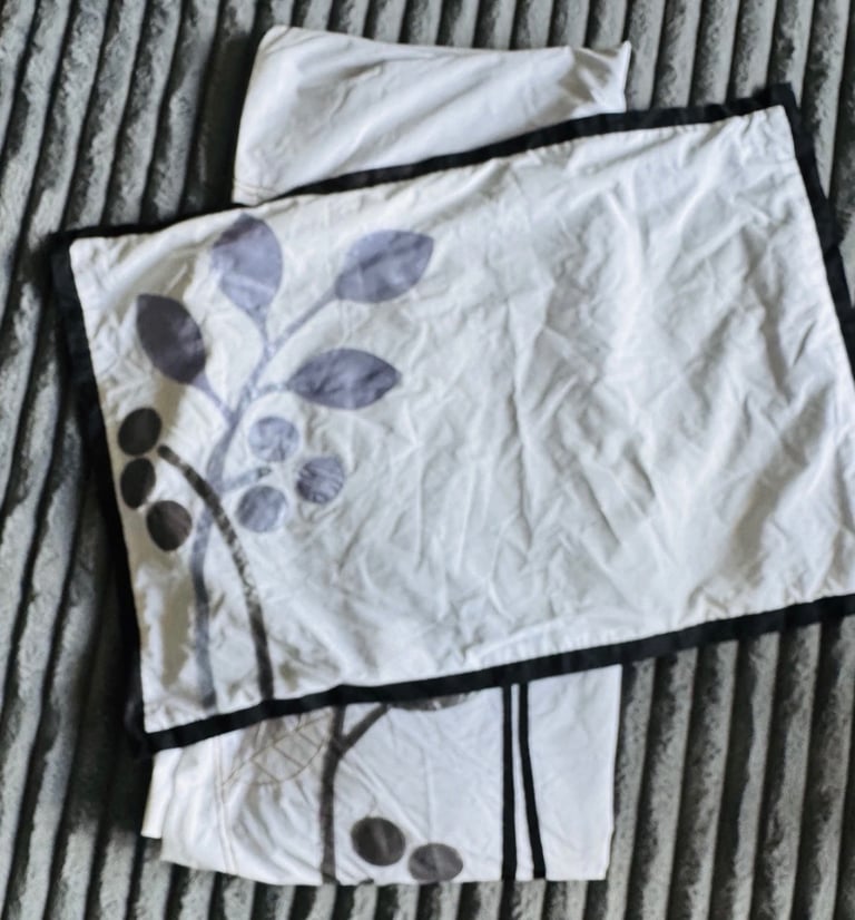 image for Pretty Single Duvet Cover Set White With Floral Pattern