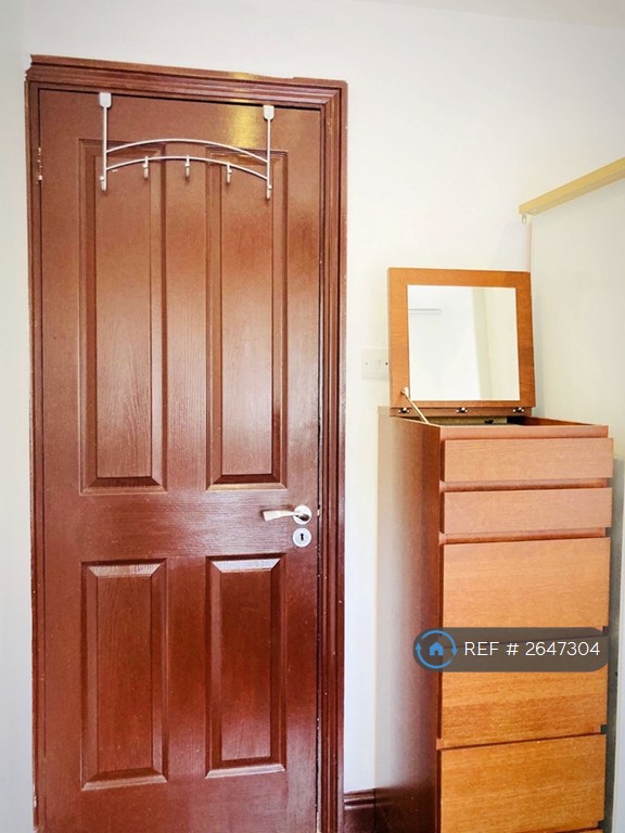 1 bedroom in Larcombe Close, Croydon, CR0 (#2647304)