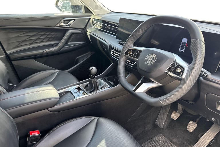 2025 MG MG HS 106290 Hatchback Petrol Manual