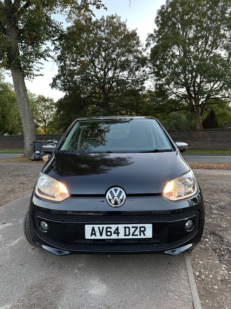 Volkswagen, UP, Hatchback, 2014, Manual, 999 (cc), 5 doors