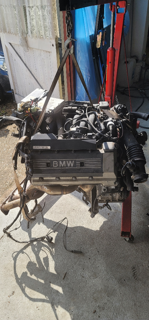 BMW V8  Petrol Engine M60B30  COMPLETE UNIT WITH LOOM and  ECU