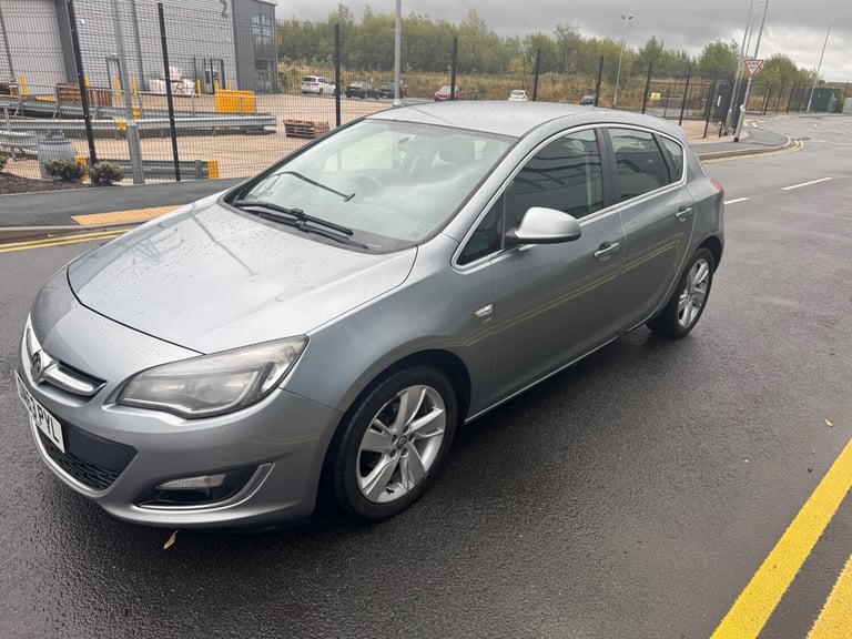 2013 Vauxhall Astra 1.4i 16V SRi 5dr HATCHBACK Petrol Manual