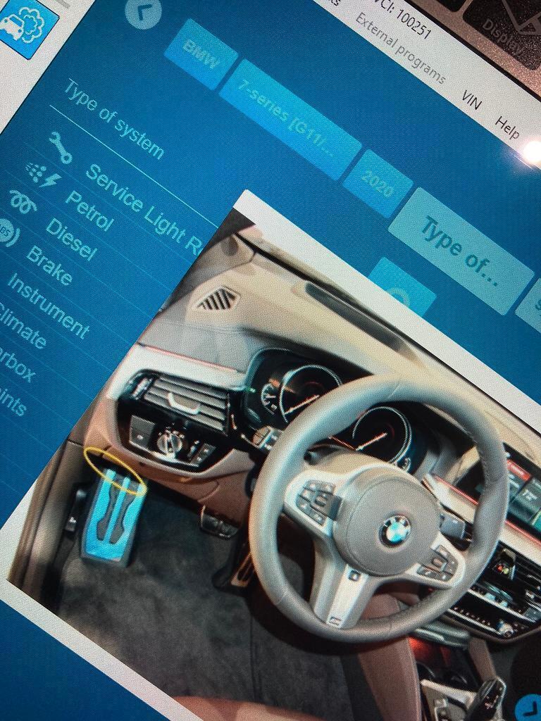 Tablet / Laptop and New DelphiE diagnostics tool cars and trucks 2021 