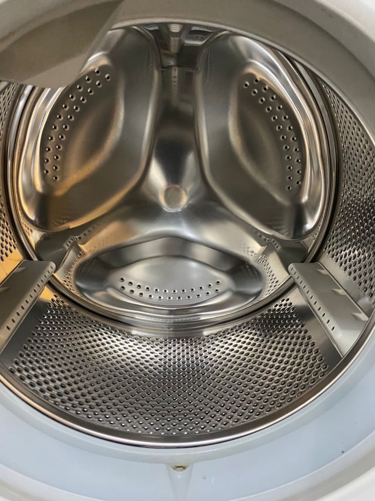 Beautiful HotPoint 6kg Washing Machine For Sale 