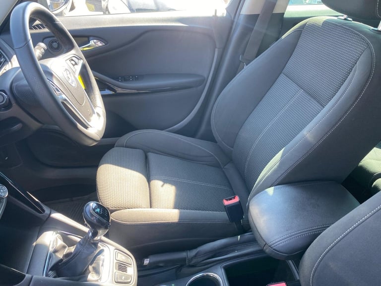 2015 Vauxhall Zafira Tourer 1.4i Turbo SRi MPV 5dr Petrol Manual Euro 6 (140 ps) MPV Petrol Manual