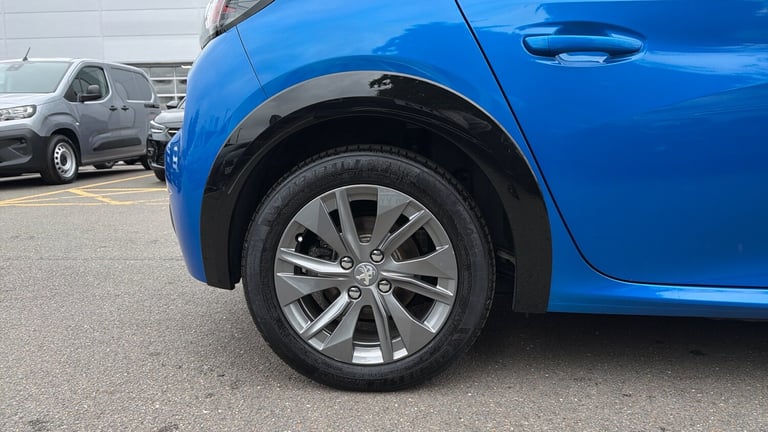 2025 Peugeot 208 50kWh Active Premium + Hatchback 5dr Electric Auto (7.4kW Charger) (136 ps) Hatc...