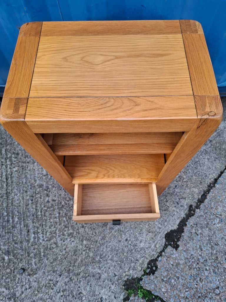 Solid oak lamp table