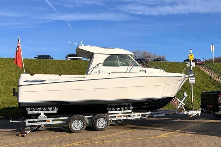 image for Pilothouse boat wanted