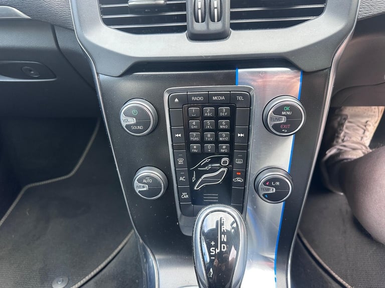 2015 Volvo V40 1.6 D2 R-Design Lux Powershift Euro 5 (s/s) 5dr HATCHBACK Diesel Automatic