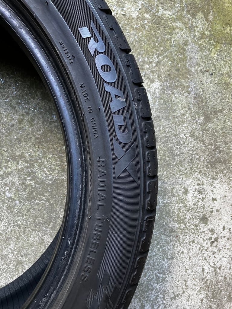 2 x Car Tyres UHP 225/45 ZR17 ROADX RXMOTION