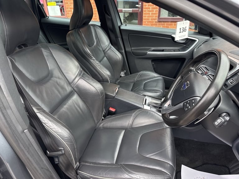 2016 Volvo XC60 D5 [220] R DESIGN Lux Nav 5dr AWD Geartronic ESTATE DIESEL Automatic