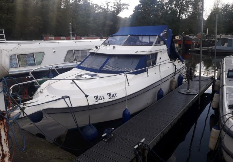 image for 24ft fibreglass boat cruiser with permanent mooring London at the Springfield Marina