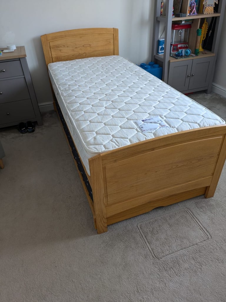 Light Oak Single Bed/Trundle Bed