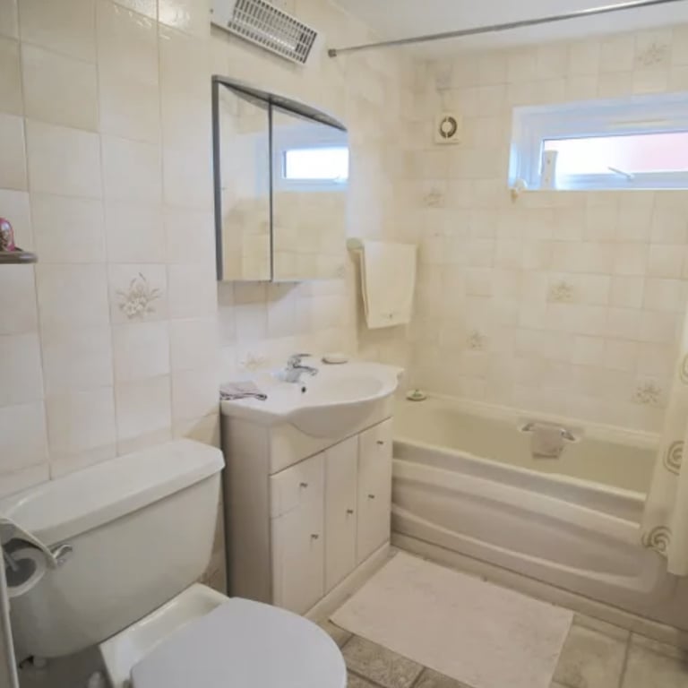 Low Cost Supported Rooms Available in Hollycot Gardens, Birmingham. Apply now.