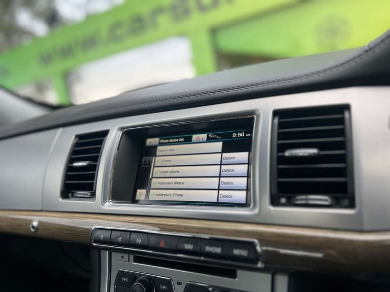 2013 Jaguar XF 2.2 XF Premium Luxury D Auto 4dr Saloon Diesel Automatic