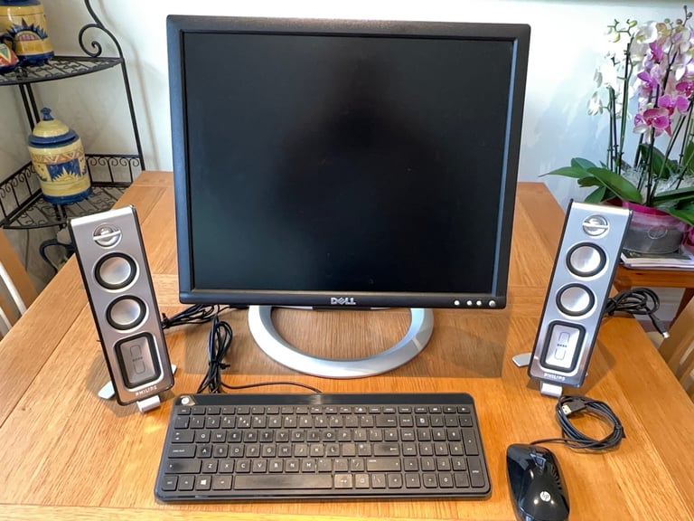Dell 1907FP 19” monitor plus speakers, keyboard and mouse