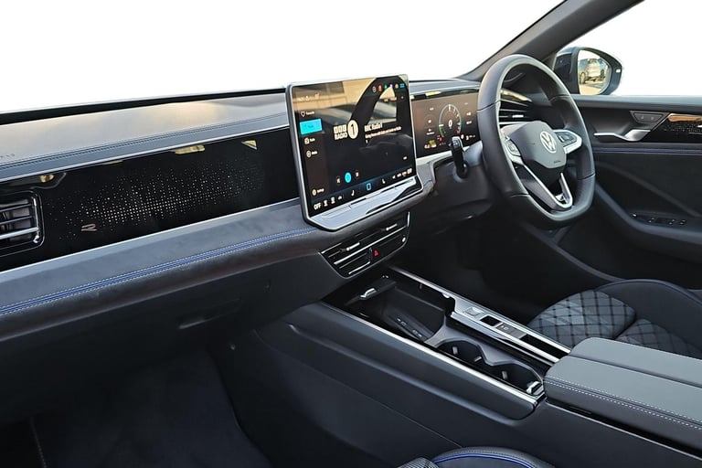 2025 Volkswagen Passat 1.5 TSI eHybrid Black Edition 5dr DSG ESTATE PETROL/ELECTRIC Automatic