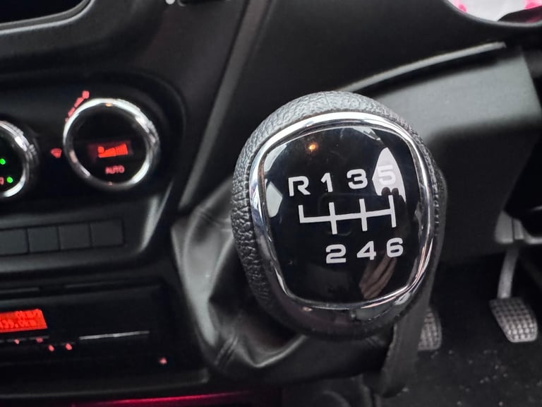 2018 68 Iveco Daily Recovery Truck. 52-180. Sleeper. AC. Winch. Ali bed. RearAir