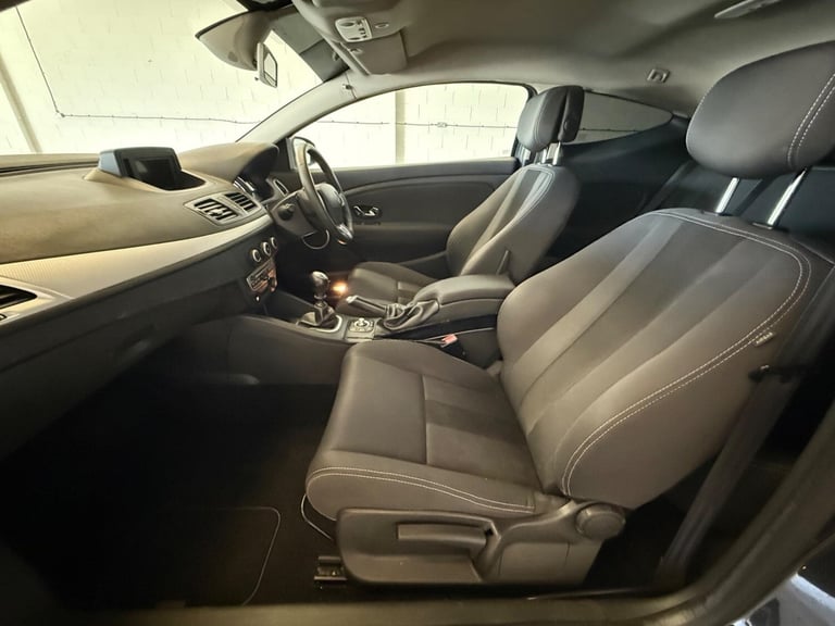 2012 Renault Megane 1.6 16V Dynamique TomTom Euro 5 3dr COUPE Petrol Manual