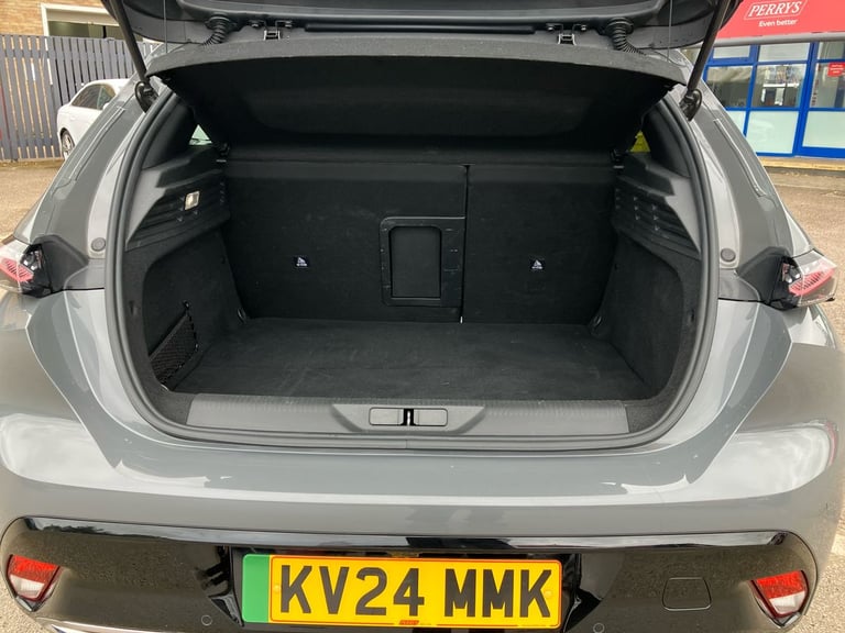 2024 Peugeot 308 115kW GT 54kWh 5dr Auto Hatchback Electric Automatic