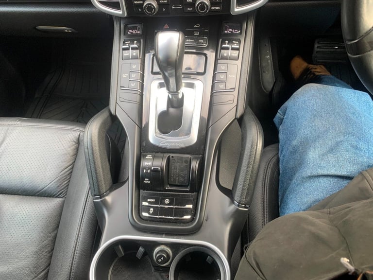 PORSCHE CAYENNE D V6 TIPTRONIC White Auto Diesel, 2013