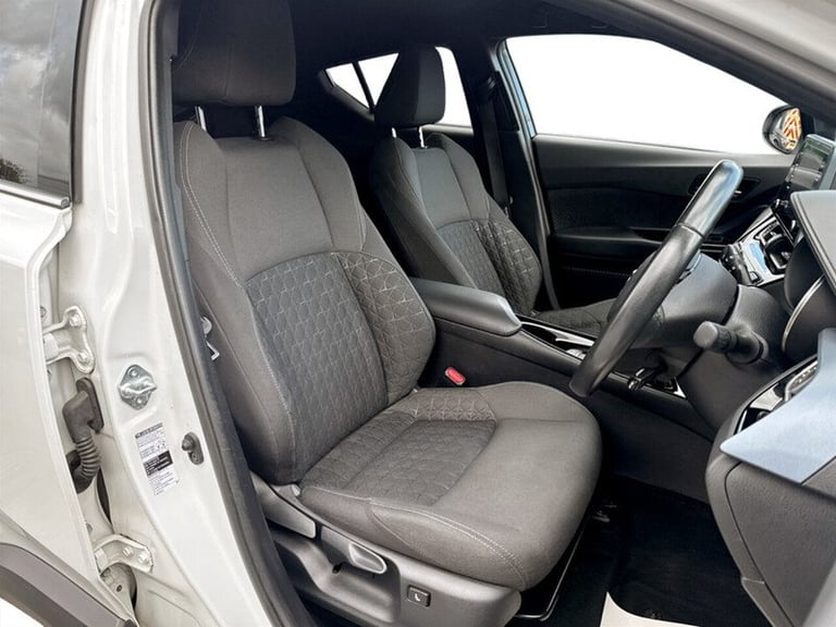 2022 Toyota C-HR VVT-h Design SUV HYBRID Automatic