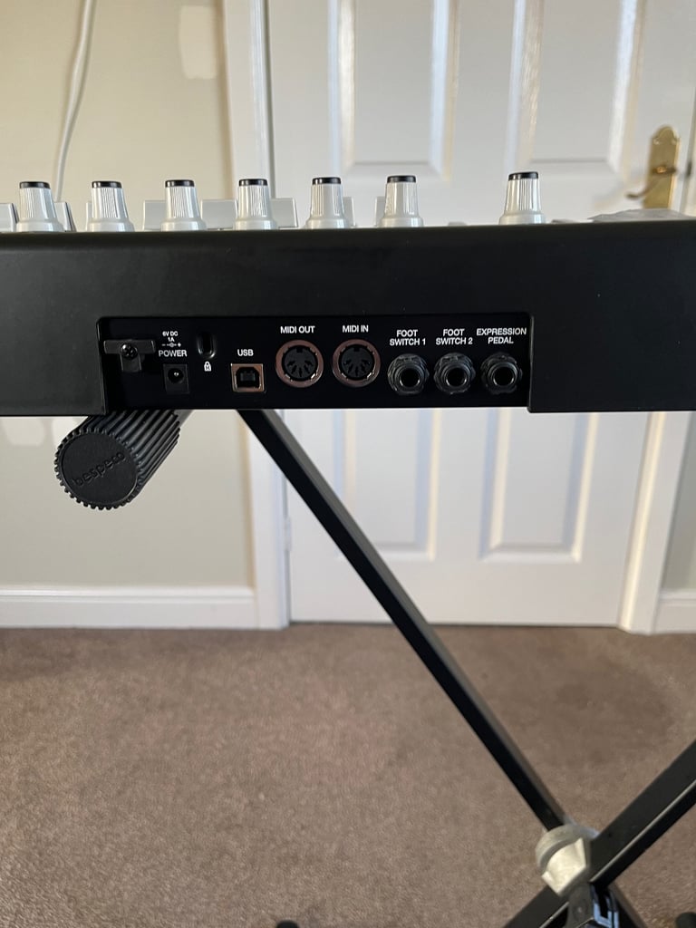 Akai MPK61 Midi Keyboard and Stand - Excellent Condition