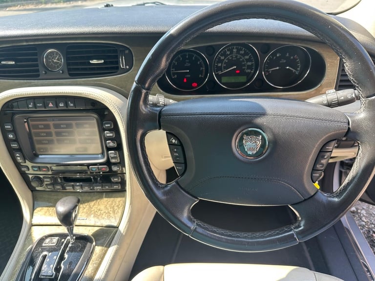 Jaguar XJ 4.2 XJ8 SE 4dr Petrol Automatic