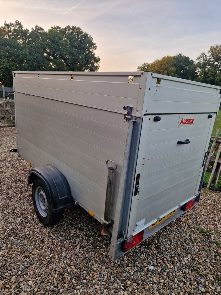 Box trailer