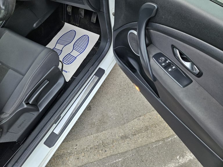 2011 Renault Megane 1.6 16V 110 Dynamique TomTom 3dr COUPE Petrol Manual