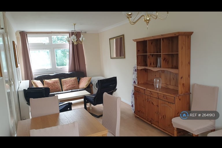 5 bedroom flat in Lorrimore Square, London, SE17 (5 bed) (#2641913)