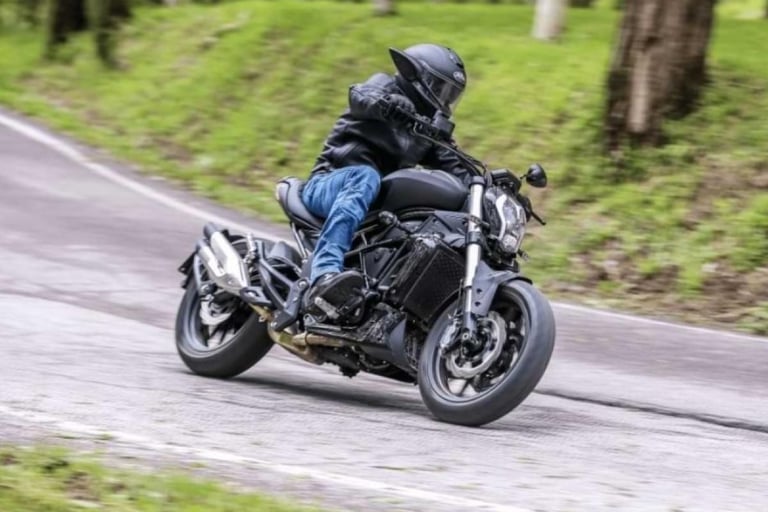 Benelli 502 C Cruiser Custom Motorcycle 500cc A2 Low Seat Like Ducati Diavel