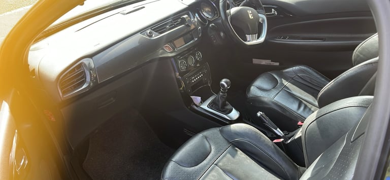 Citroen, DS3, Hatchback, 2011, Manual, 1598 (cc), 3 doors