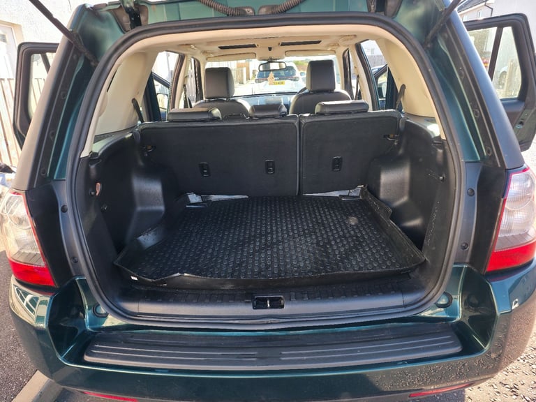 Land Rover, FREELANDER, Estate, 2011, Other, 2179 (cc), 5 doors