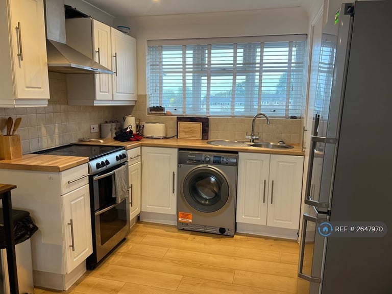 1 bedroom flat in Shepeshalls, Basildon, SS15 (1 bed) (#2647970)