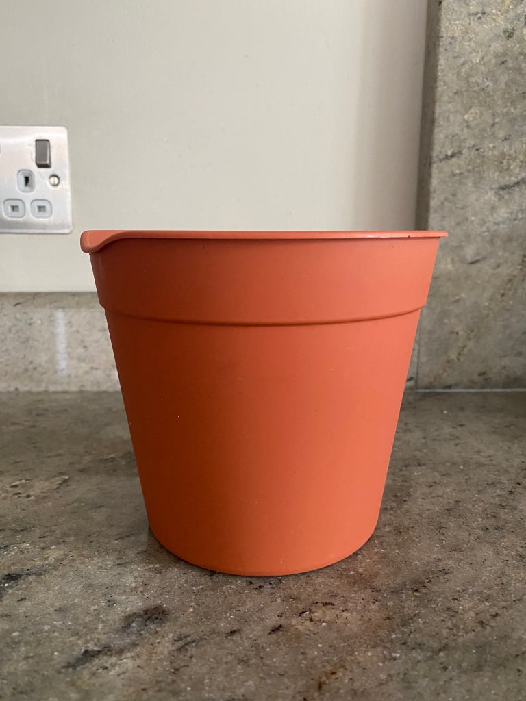 Pots 8x