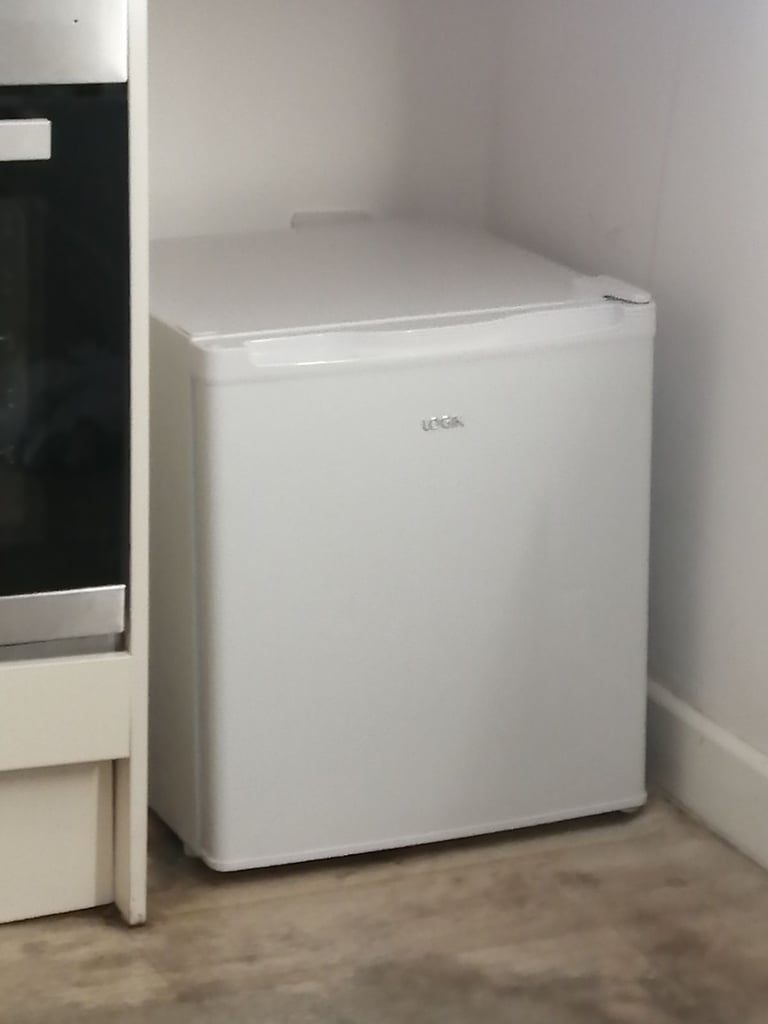 Table top fridge MAKE OFFER 