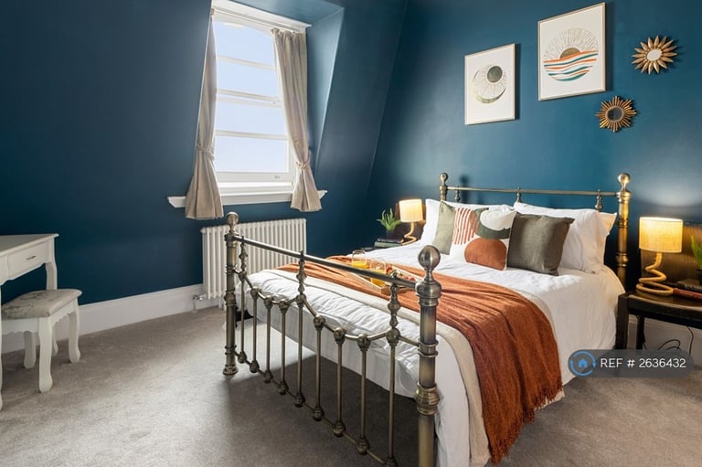 1 bedroom flat in Powderham Terrace, Teignmouth, TQ14 (1 bed) (#2636432)